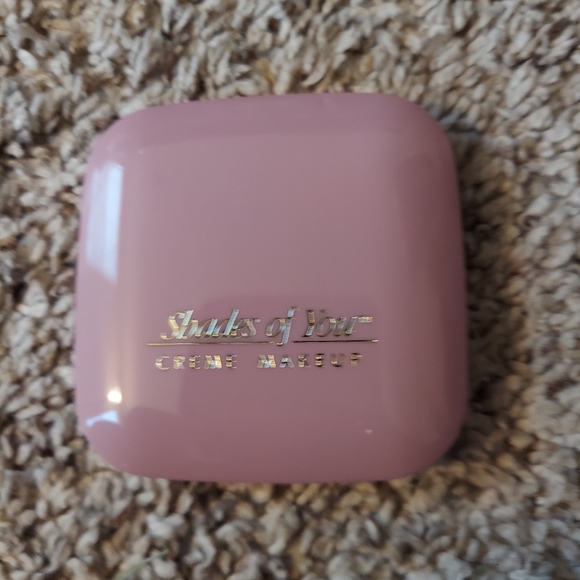 Compact - Picture 3 of 3